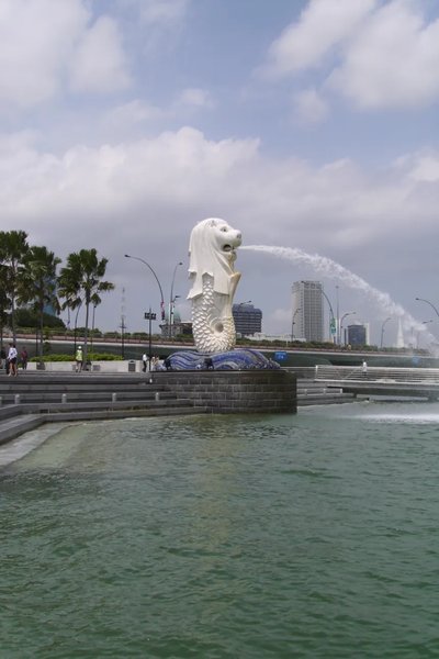 merlion_400x600_180kb