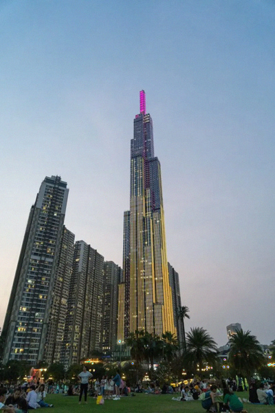 resized_400x600_0a0bea8ef29b46f7bc33df49222be93c